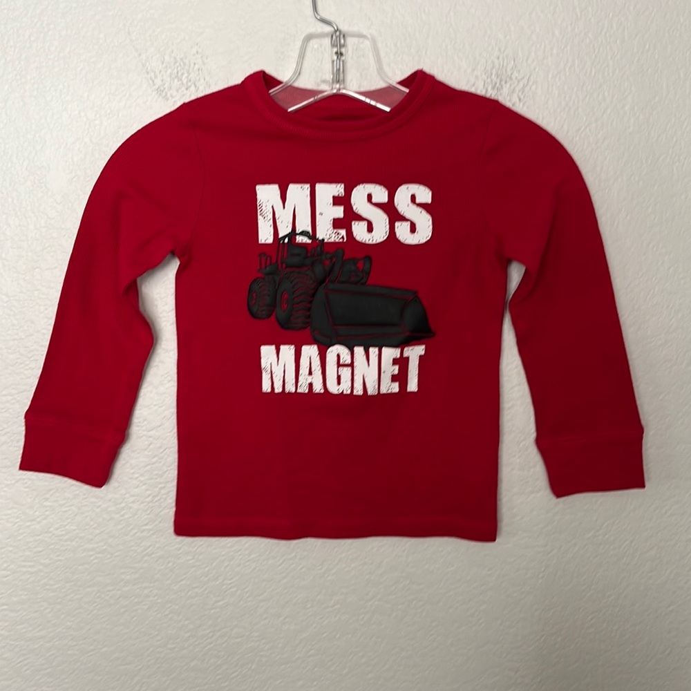 MESS MAGNET SHIRT FROM THE CHILDREN’S PLACE DK RED SIZE 4T NWOT EXCELLENT COND.